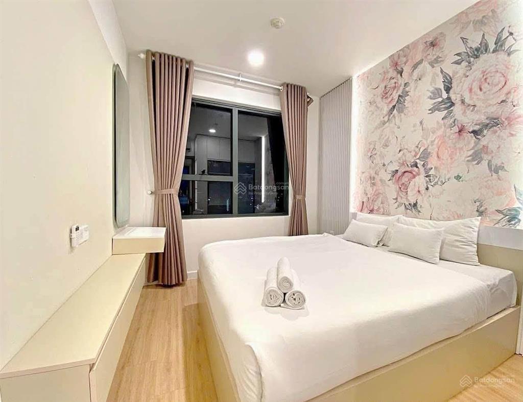 55m2/2pn sát sân bay tầng cao view đẹp bancong + logia rộng, nhận nhà liền nội thất đầy đủ như hình