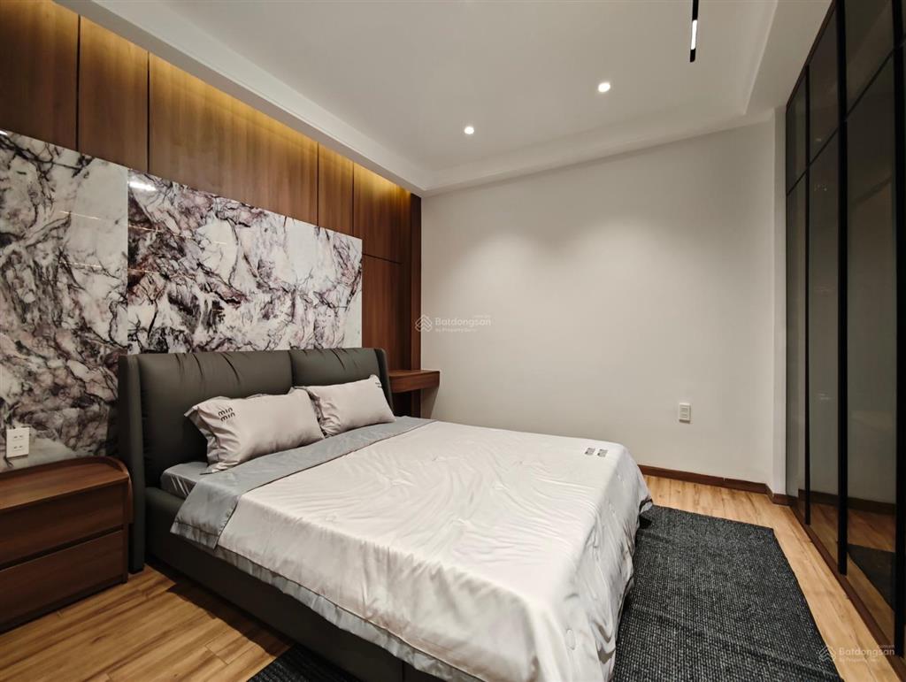 Bán nhà riêng ngang 8m, 3pn, 4wc, 8,7 tỷ tại huỳnh tấn phát, q7, tp.hcm