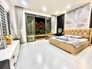 Nhà đẹp 4 tầng, 112m2, ngang rộng hiếm 7m, xe hơi 6m, kdc cao tầng