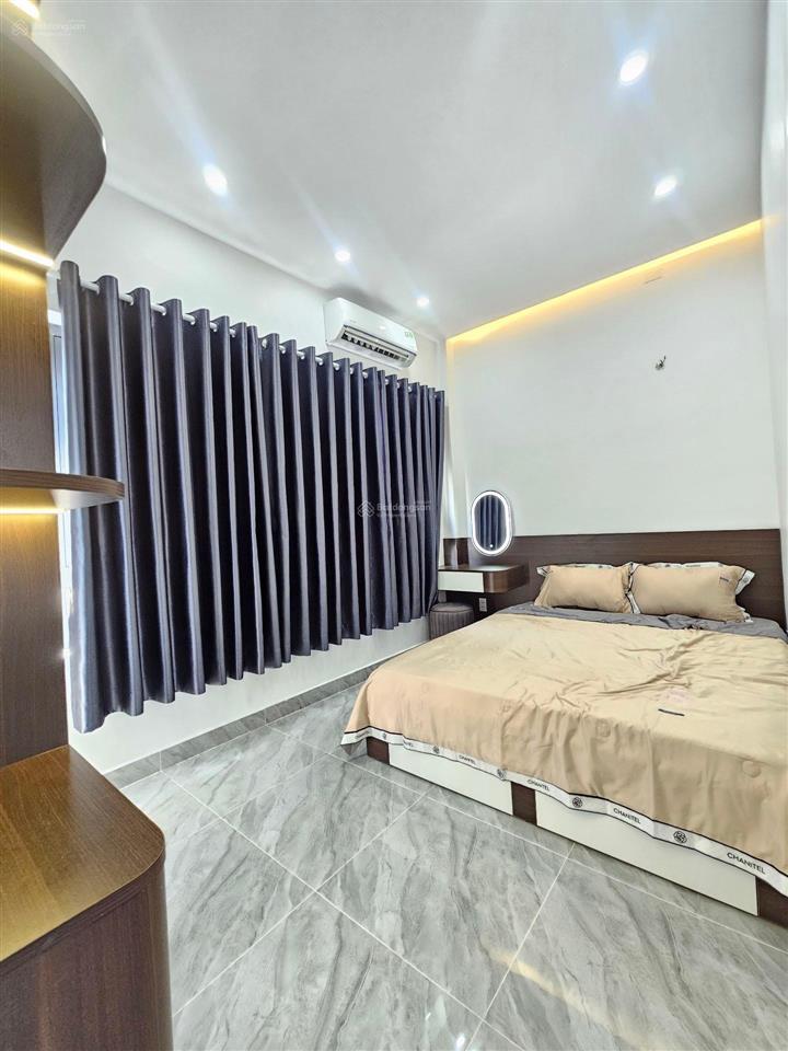 Bán nhà mới ở ngay, 3 tầng, 3 phòng ngủ, p. tân hưng, sát mặt tiền xe hơi 30m chỉ 5 tỷ hơn