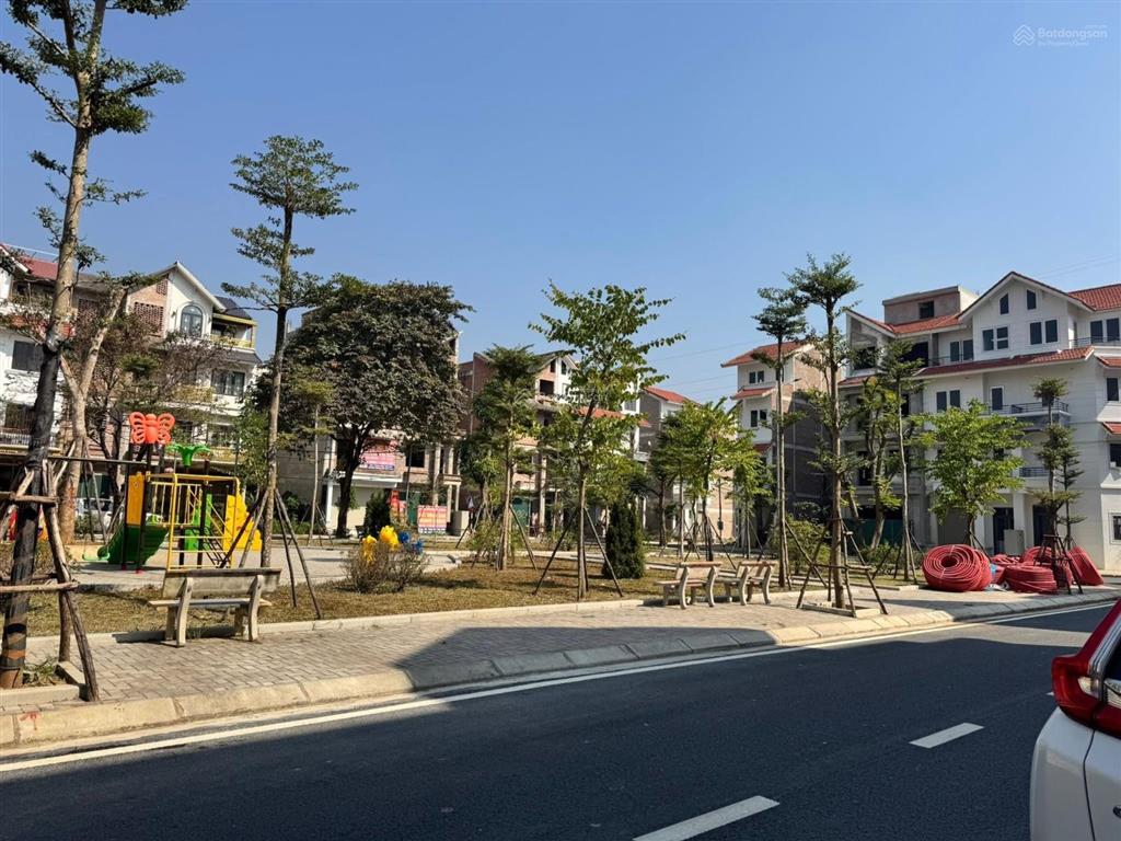 Em cần bán liền kề cienco5 hoàng quốc việt kéo dài mặt trục chính thoáng trước sau