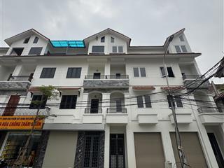 Em cần bán liền kề cienco5 hoàng quốc việt kéo dài mặt trục chính thoáng trước sau