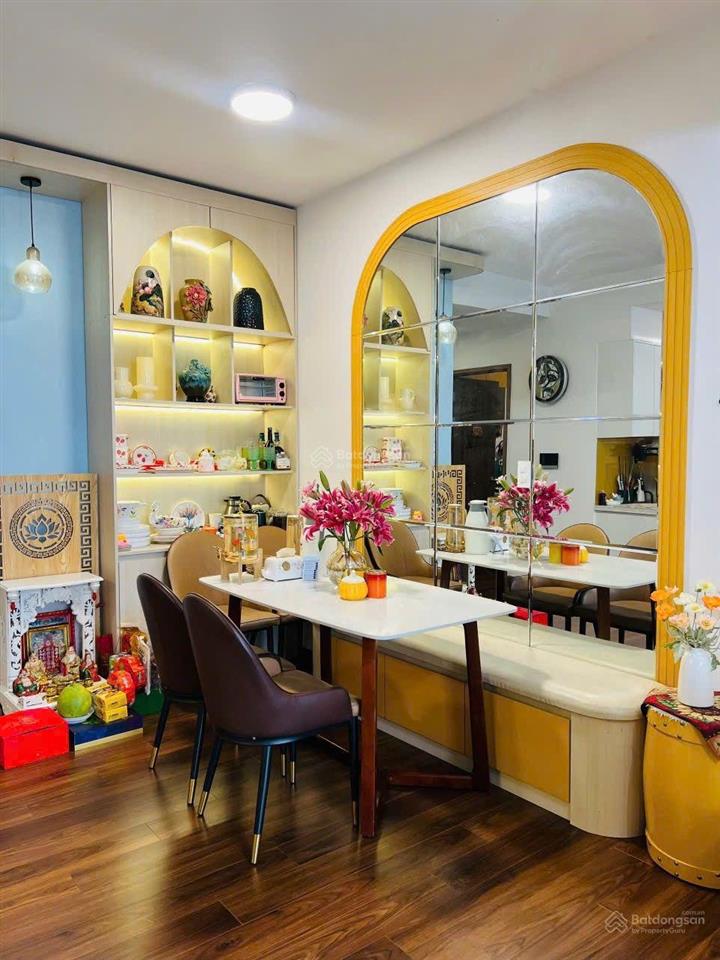 Bán gấp căn 2pn 2wc, giá 4 tỷ 1 view ngoại khu, đã có sổ hồng tại akari city