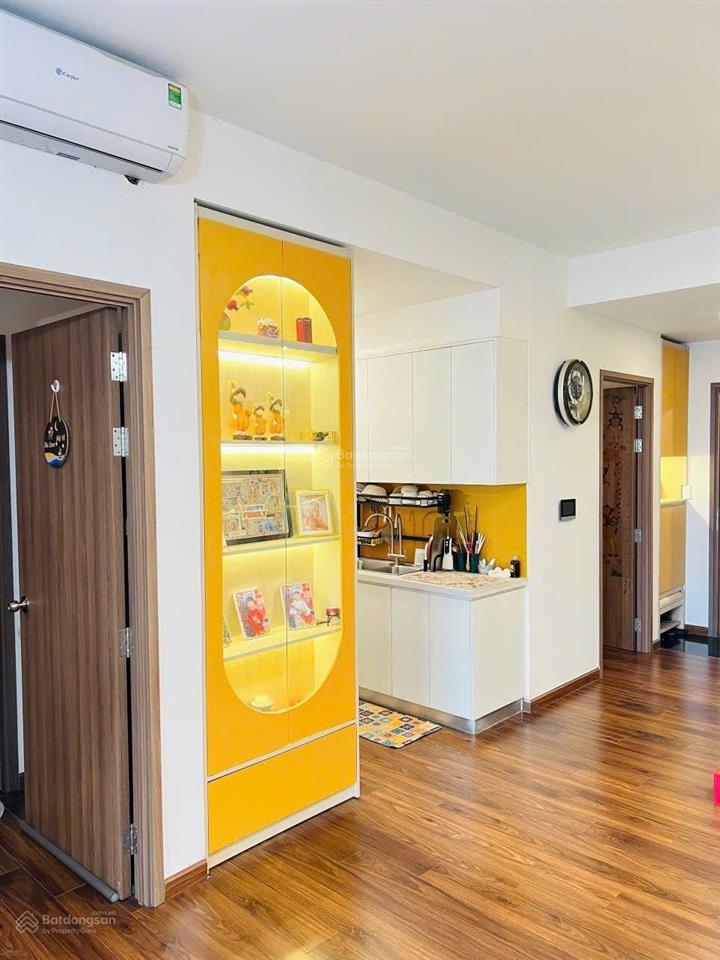 Bán gấp căn 2pn 2wc, giá 4 tỷ 1 view ngoại khu, đã có sổ hồng tại akari city