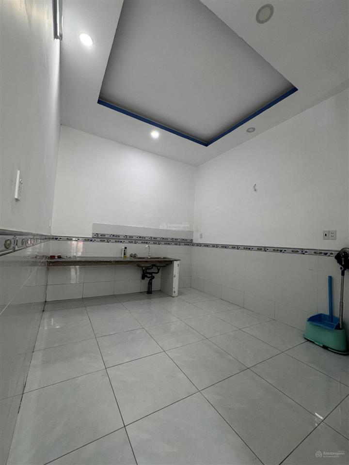 Nhà lầu 2 phòng chỉ có 720tr bao hết chị phí giấy tờ