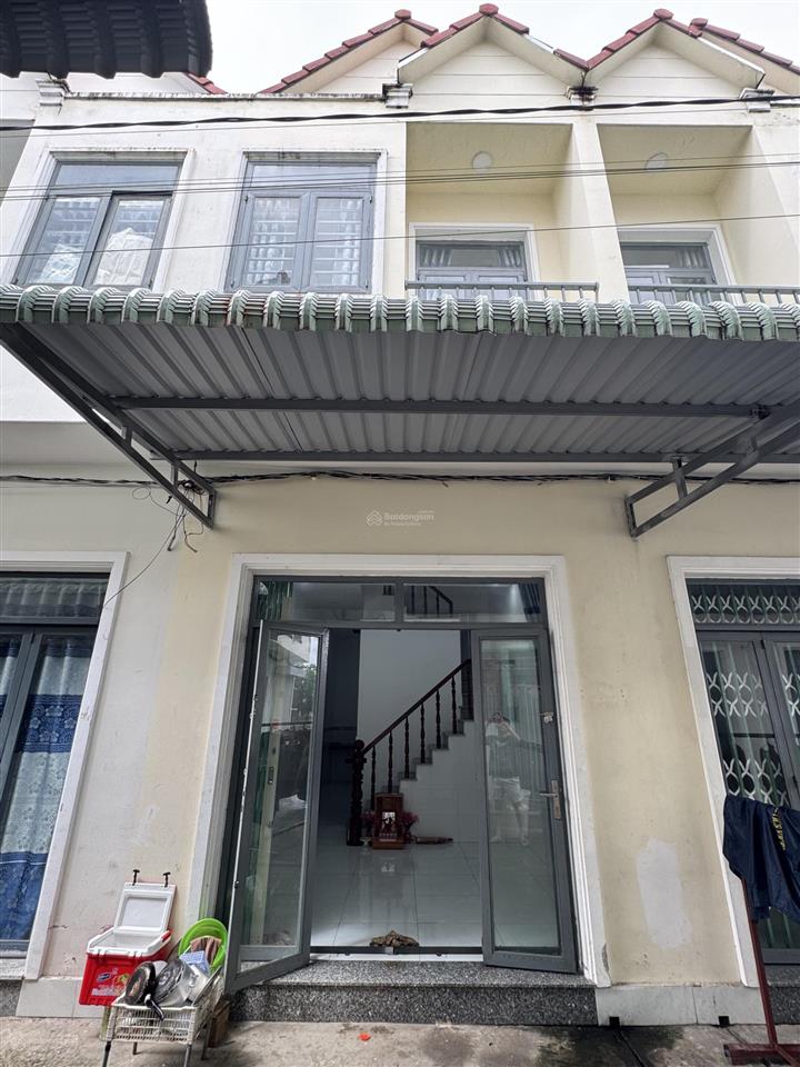 Nhà lầu 2 phòng chỉ có 720tr bao hết chị phí giấy tờ