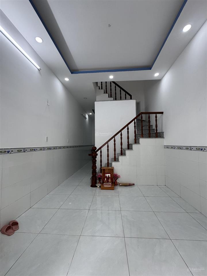 Nhà lầu 2 phòng chỉ có 720tr bao hết chị phí giấy tờ