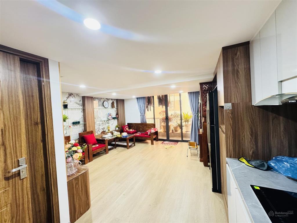 Nhà nguỵ như kon tum  vị trí siêu đẹp ô tô tránh dừng đỗ ngày đêm  hiếm nhà bán  dt 65m  giá 31