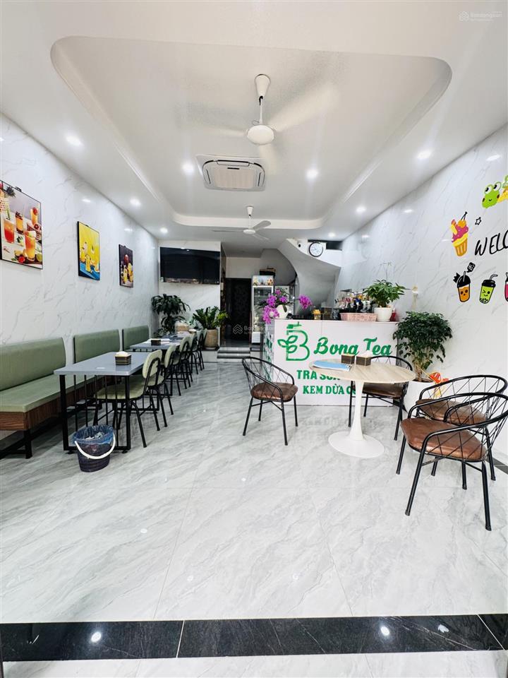 Nhà nguỵ như kon tum  vị trí siêu đẹp ô tô tránh dừng đỗ ngày đêm  hiếm nhà bán  dt 65m  giá 31