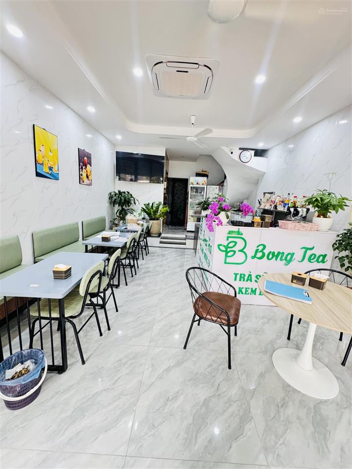 Nhà nguỵ như kon tum  vị trí siêu đẹp ô tô tránh dừng đỗ ngày đêm  hiếm nhà bán  dt 65m  giá 31