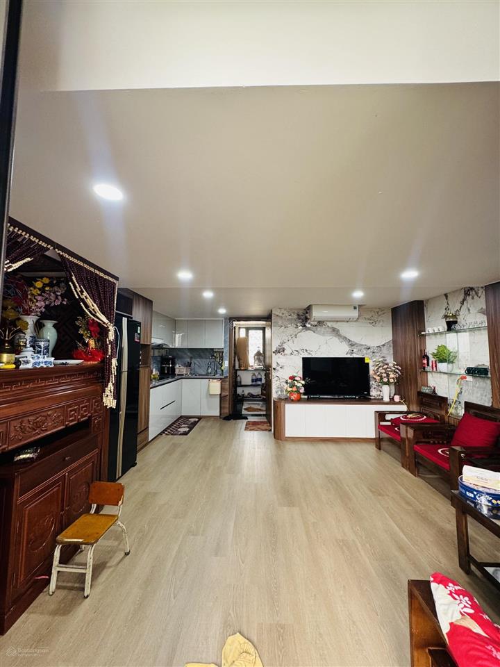 Nhà nguỵ như kon tum  vị trí siêu đẹp ô tô tránh dừng đỗ ngày đêm  hiếm nhà bán  dt 65m  giá 31