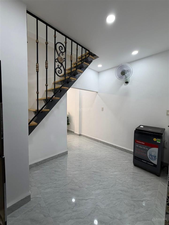 Siêu phẩm nhỏ xinh đủ đầy yêu thương giữa lòng phố. nhà 1 trệt 1 lầu 1 lửng, nằm hẻm hải đức 3m