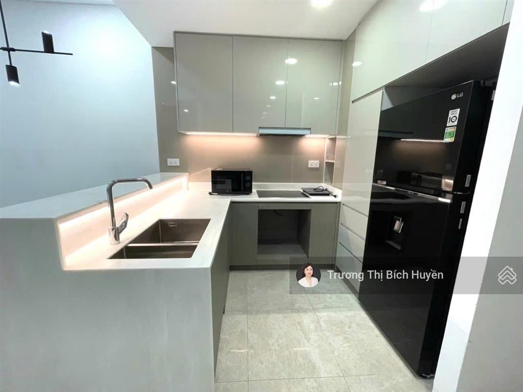 Cần cho thuê 2pn view nội khu hồ hơi full nội thất giá 37 triệu/ tháng