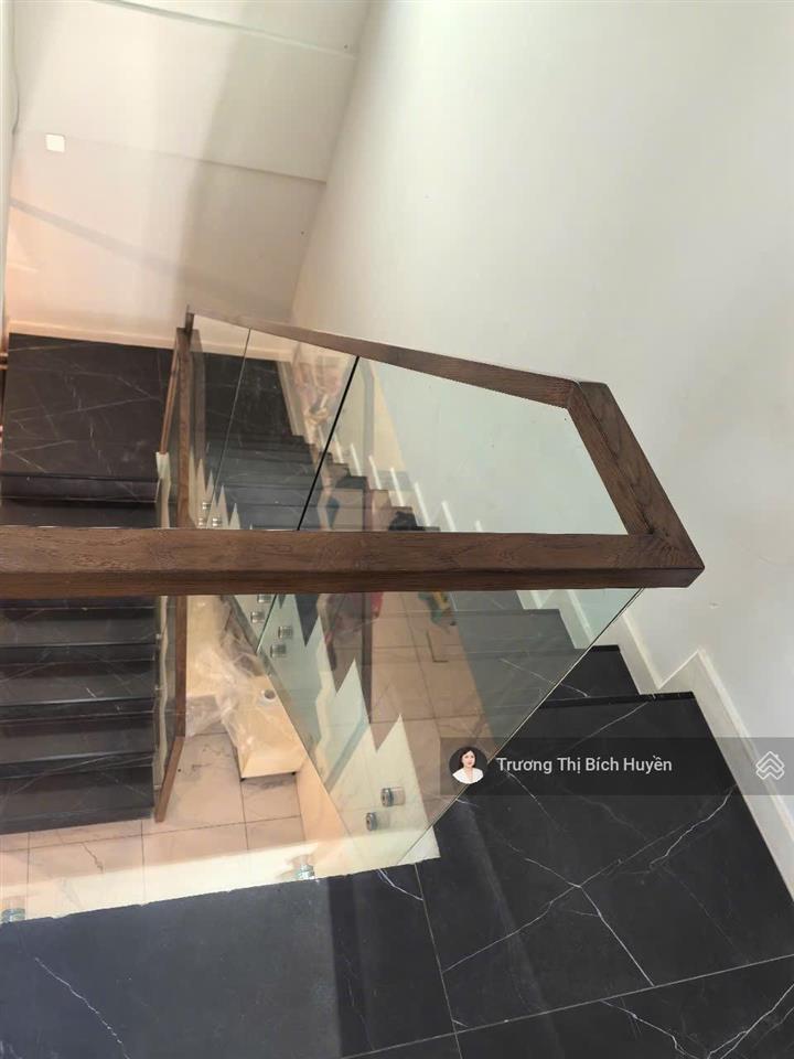 Chính chủ cần cho thuê gấp căn duplex sân vườn giá tốt tại the galleria