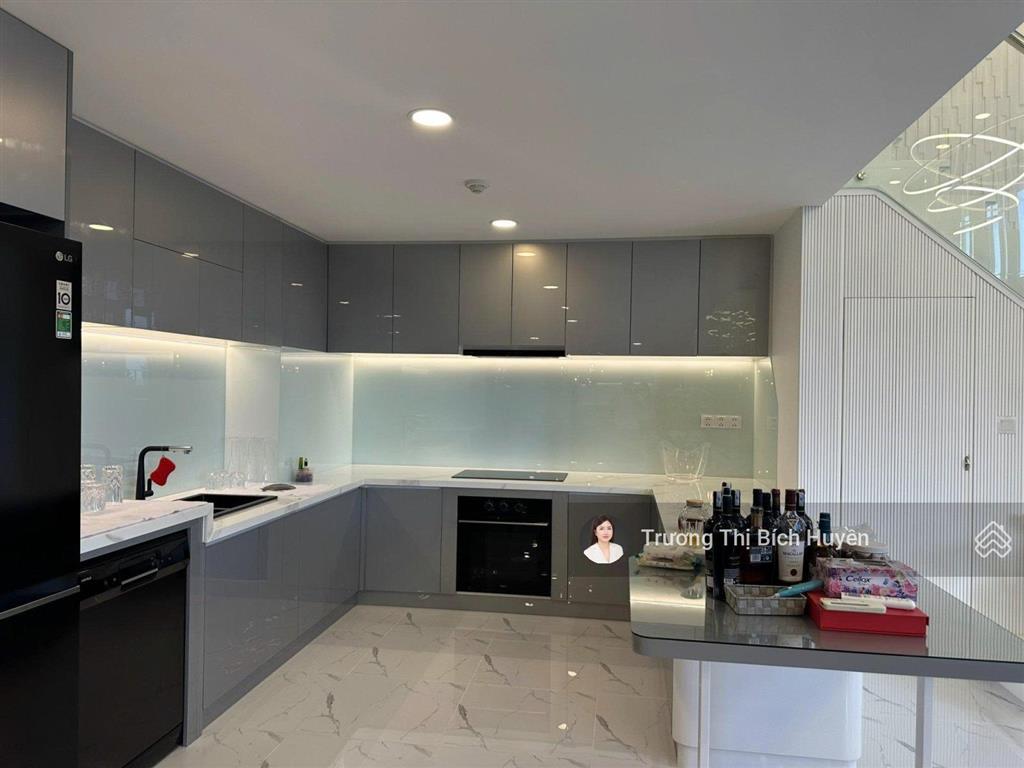 Chính chủ gửi bán cặp căn loft 170m2 full nội thất đẹp tại galleria giá tốt chỉ 51 tỷ all in