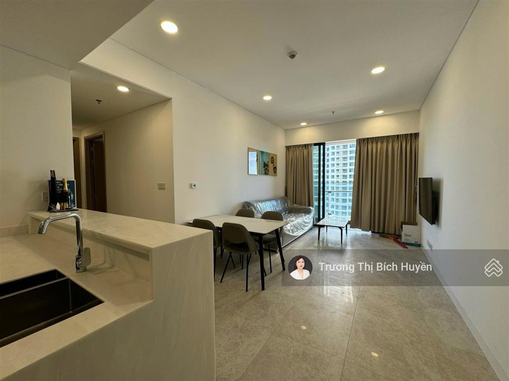 Cho thuê 2pn full nội thất the river, giá tốt, chỉ 33 triệu.  0908 027 *** huyền