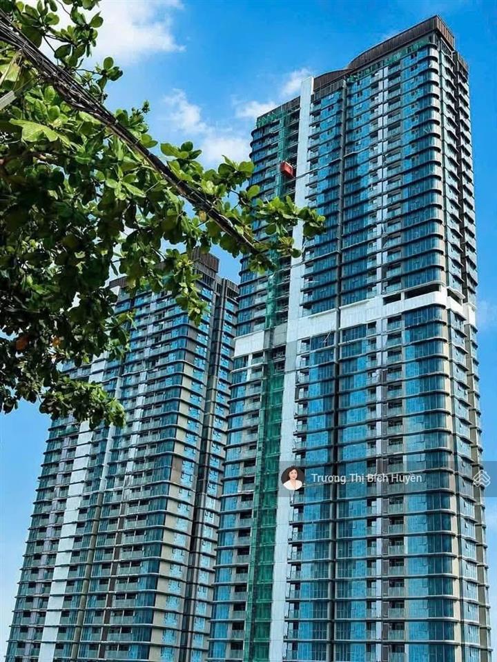 Cắt lỗ đến 1.1 tỷ cho căn 2pn view sông tầng cao cơ hội hiếm tại eaton park.  huyền 0908 027 ***