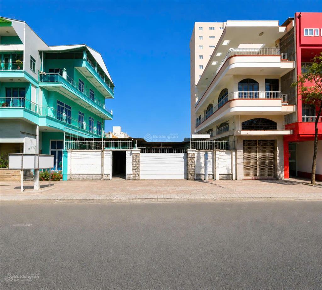 Cc bán đất mặt tiền đường 2/4 nha trang ngang hiếm 16m, gần biển hòn chồng, vị trí đắc địa, 150tỷ