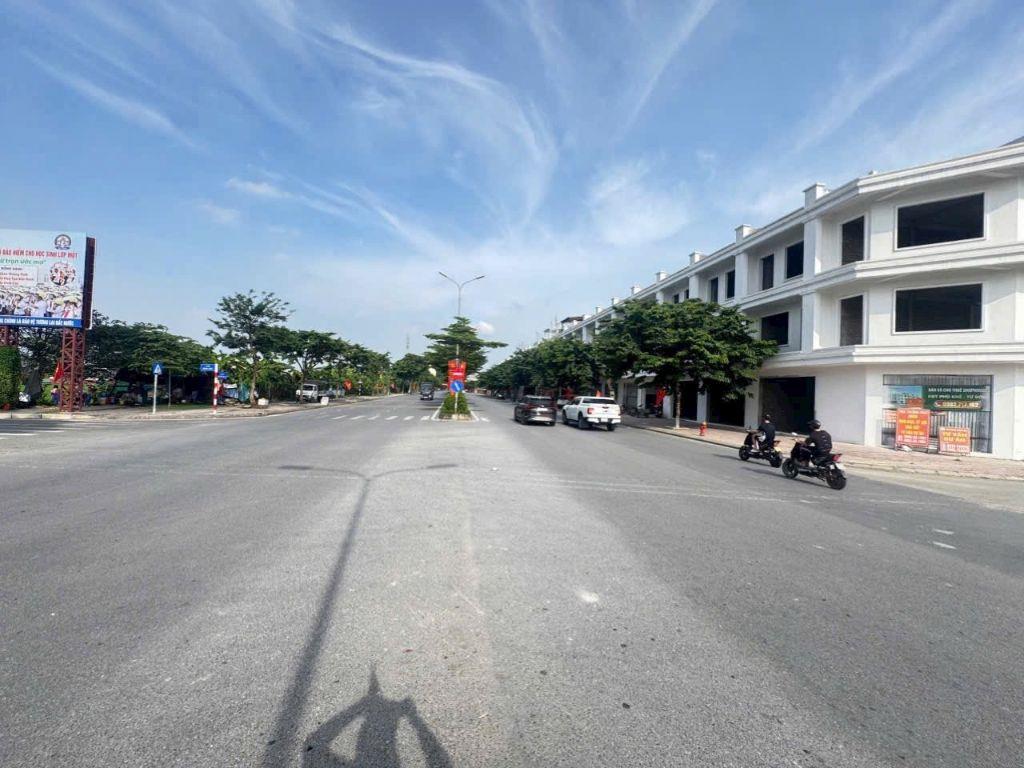 Bán shophouse mặt đường 40 m kết nối ĐÔNG ANH hà nội chỉ từ 11x tỷ