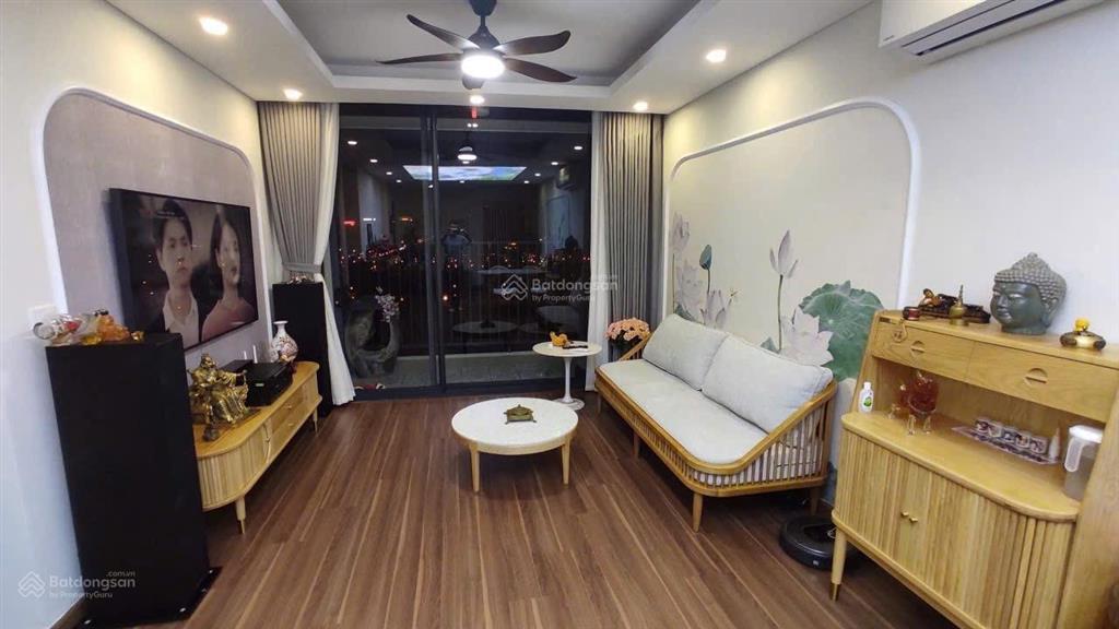 Cho thuê căn hộ n01t5 3 phòng ngủ, full đồ, khu dân cư cao cấp