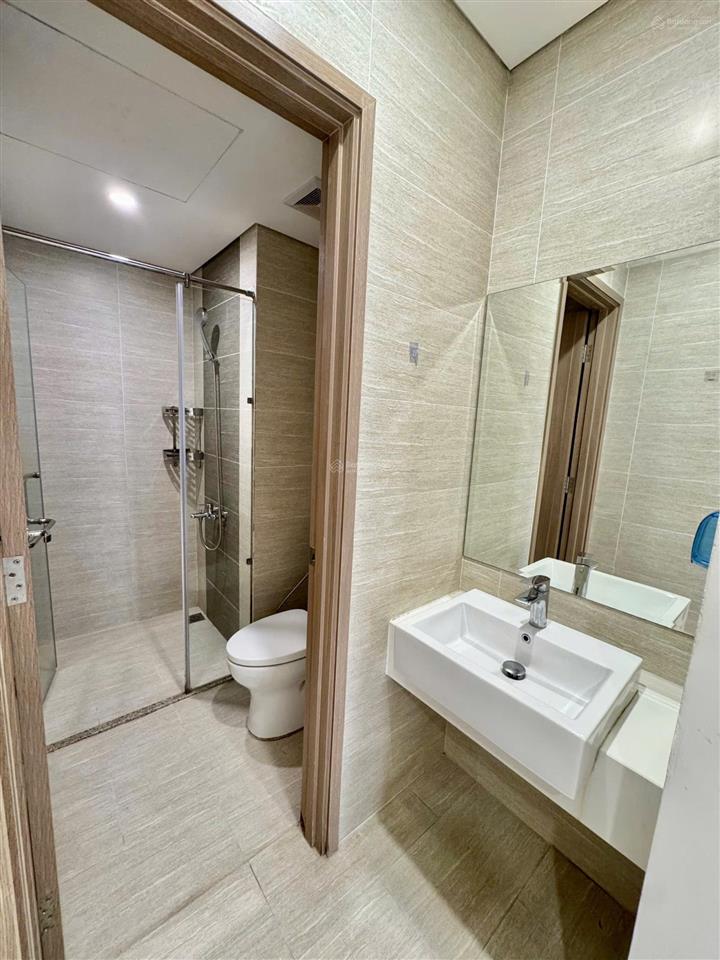 Hot! bán gấp s303 2n1wc giá 3,6 tỷ bao phí , full nội thất mới 95%