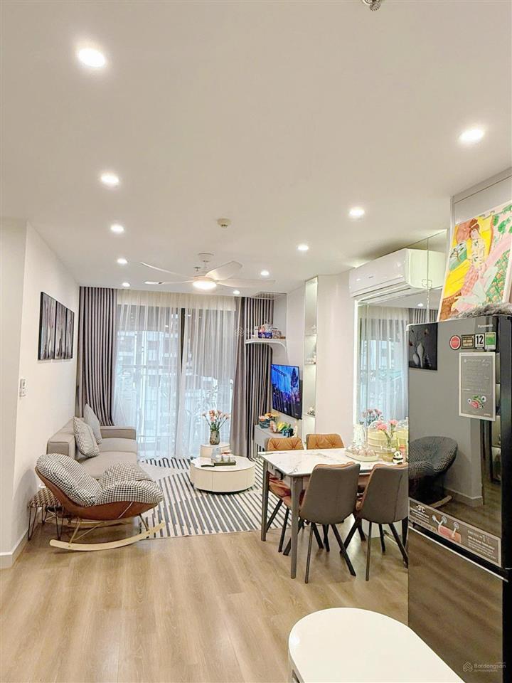 Chính chủ bán căn 1n+ toà sa3  dt 43m2  giá 3,25 tỷ, full nội thất, vinhomes smart city