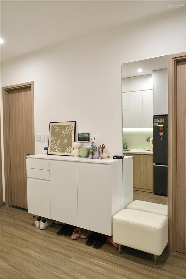 Rẻ hơn noxh, bán gấp 2n2wc tòa gs1 giá 3,3 tỷ bao phí (có thương lượng), nhà full nội thất mới.