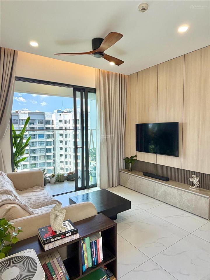Cho thuê ngắn hạn  dài hạn căn hộ cao cấp diamond celadon city tân phú