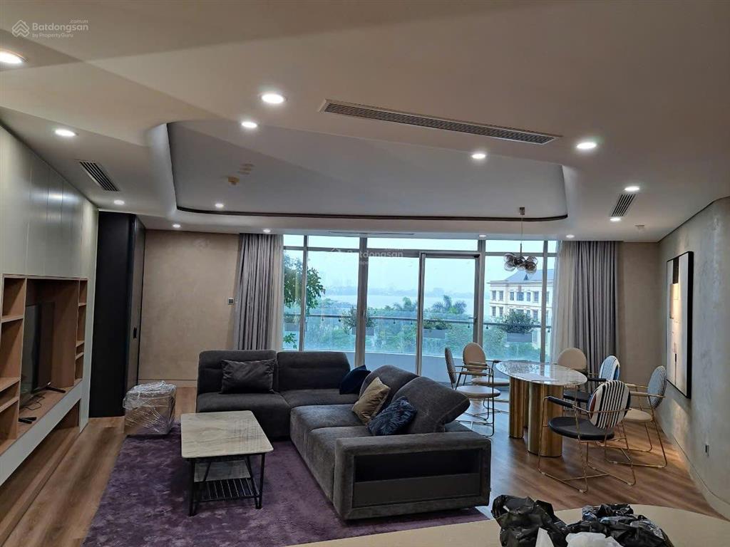 The zei 2pn cơ bản hoặc full đồ đều được. setup theo ý khách. giá 16tr/tháng 89m2 tầng 16