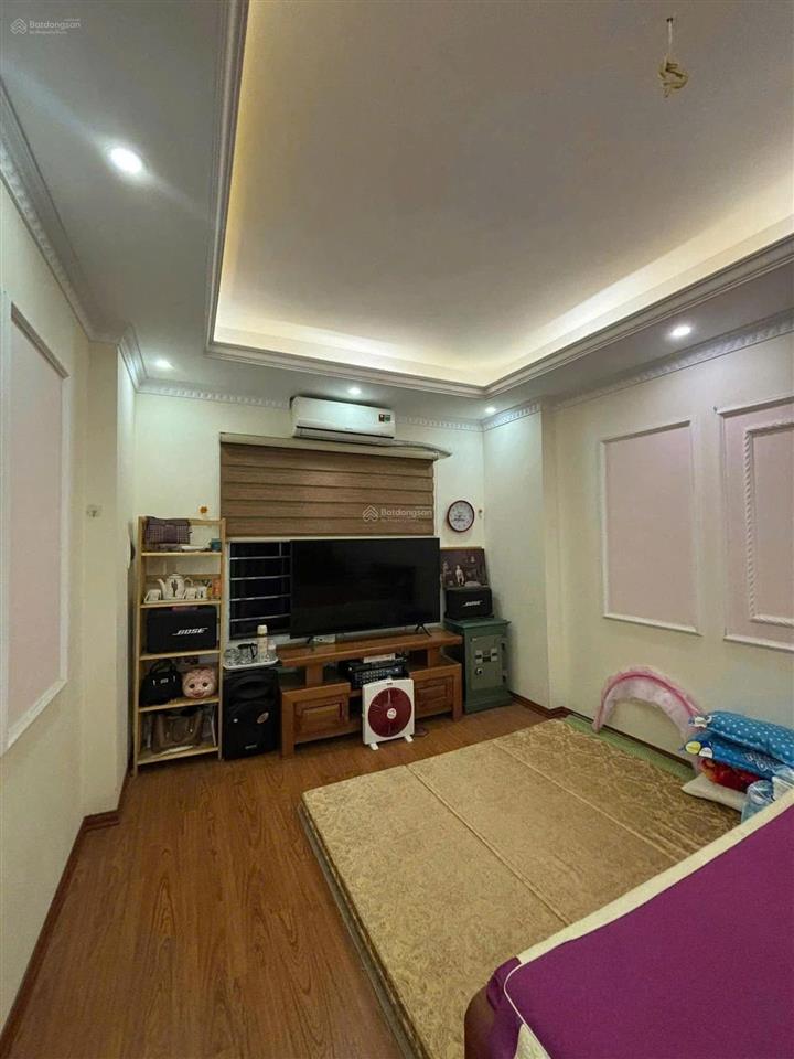 Cho thuê nr tại số nhà 30 ngõ 135 ngách 14 bồ đề