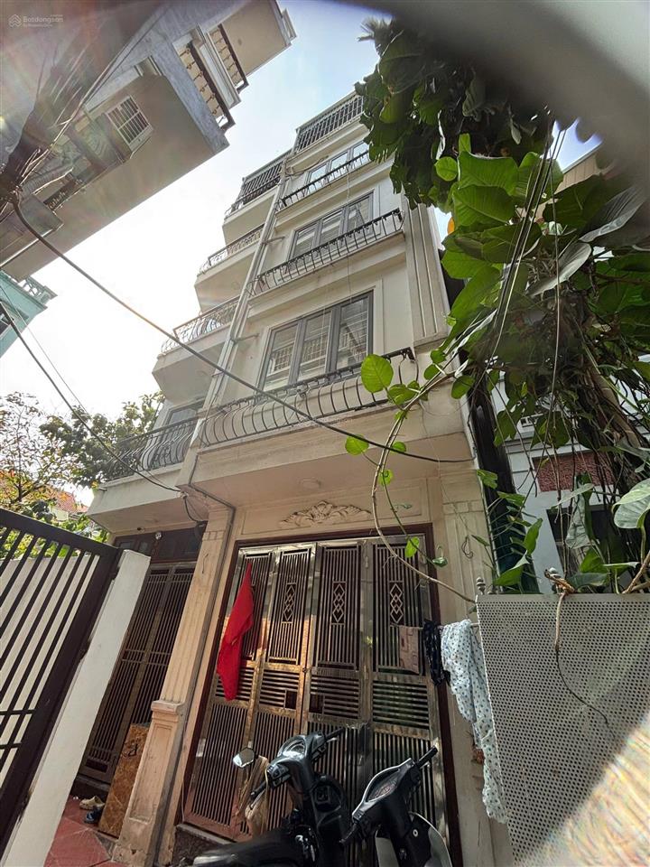 Cho thuê nr tại số nhà 30 ngõ 135 ngách 14 bồ đề