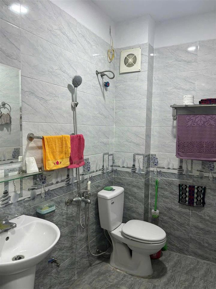 Cho thuê nr tại số nhà 30 ngõ 135 ngách 14 bồ đề