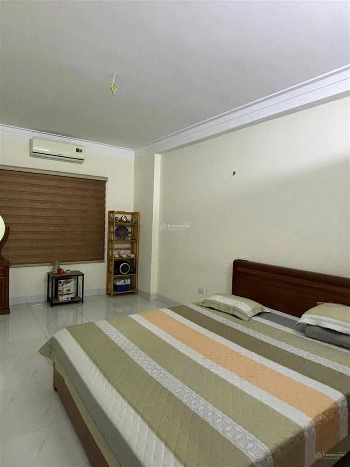 Cho thuê nr tại số nhà 30 ngõ 135 ngách 14 bồ đề