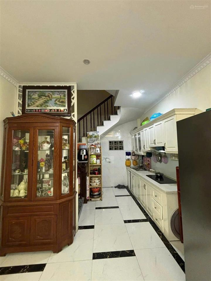 Cho thuê nr tại số nhà 30 ngõ 135 ngách 14 bồ đề