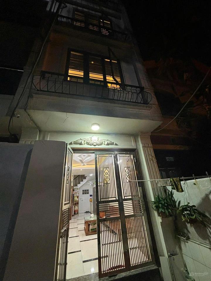 Cho thuê nr tại số nhà 30 ngõ 135 ngách 14 bồ đề