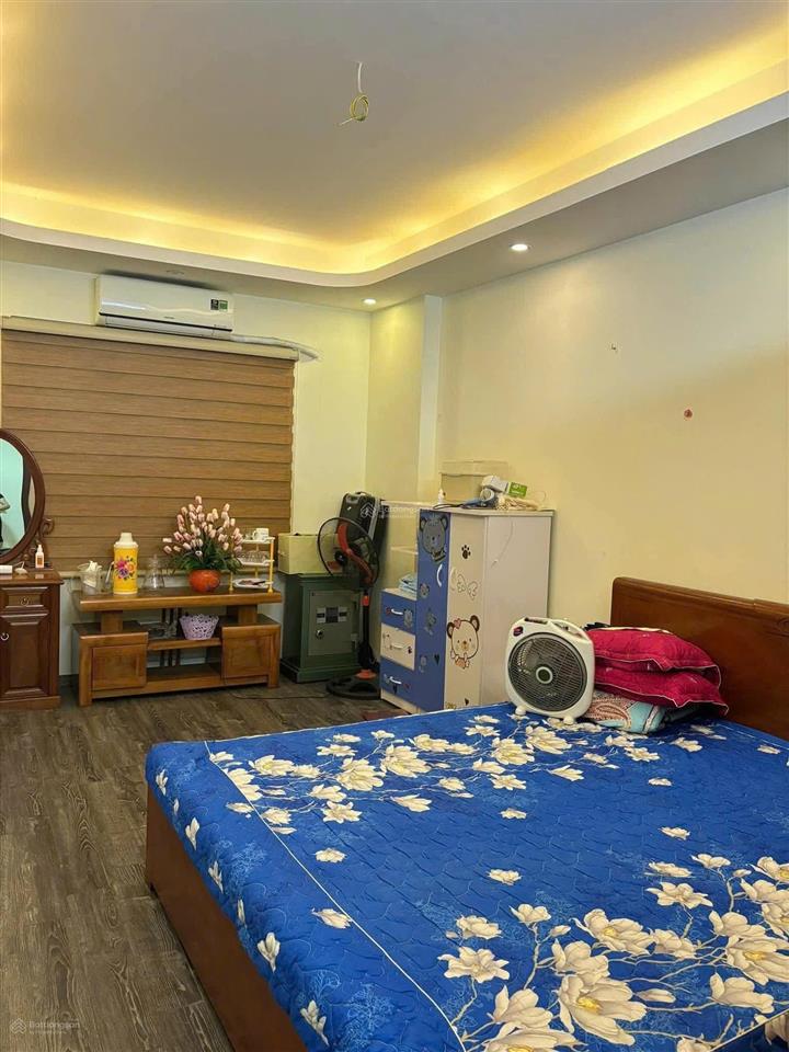 Cho thuê nr tại số nhà 30 ngõ 135 ngách 14 bồ đề