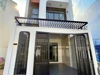 NHÀ Ở LIỀN TRUNG TÂM THỦ DẦU MỘT, NHÀ MỚI 120M2 GIÁ 2TY950, SỔ HOÀN CÔNG