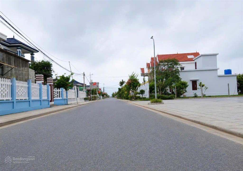 Đất biển quất lâm nam định mặt ngõ thông, ôtô qua đất, gần biển.