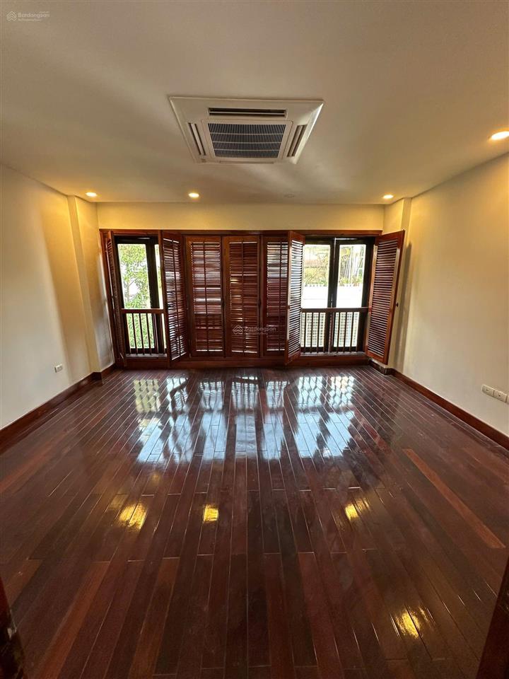 Chính chủ cần bán gấp toà nhà 7 tầng trung kính mạc thái tổ gđ tôi chuyển vào sài gòn ở cùng con