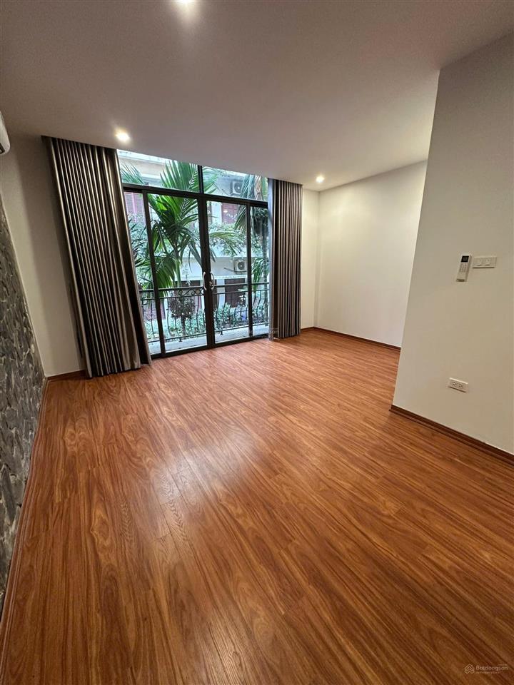 Chính chủ cần bán gấp toà nhà 7 tầng trung kính mạc thái tổ gđ tôi chuyển vào sài gòn ở cùng con