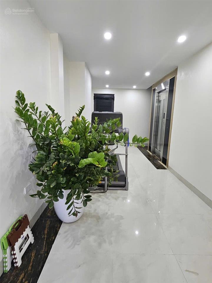 Tòa nhà trung kính  mạc thái tổ  60m x 6 tầng  thang máy  vỉa hè  ô tô tránh  dòng tiền 50t