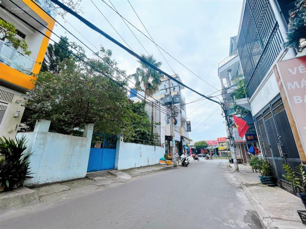 Mặt tiền kinh doanh, đường phạm quý thích, tân phú 4x10m, đúc 4 lầu. giá 9.9 tỷ thương lượng