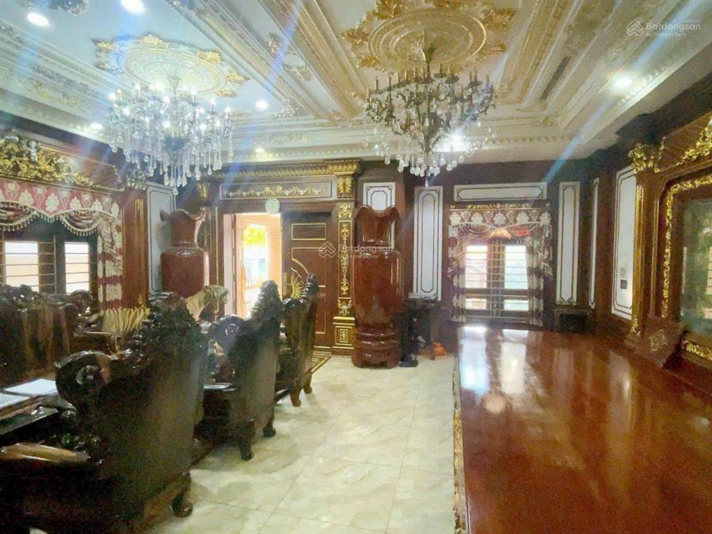 Biệt thự đẳng cấp, đường tân sơn nhì, tân phú 8x32m, đúc hầm, 4 lầu, thang máy. giá 65 tỷ tl