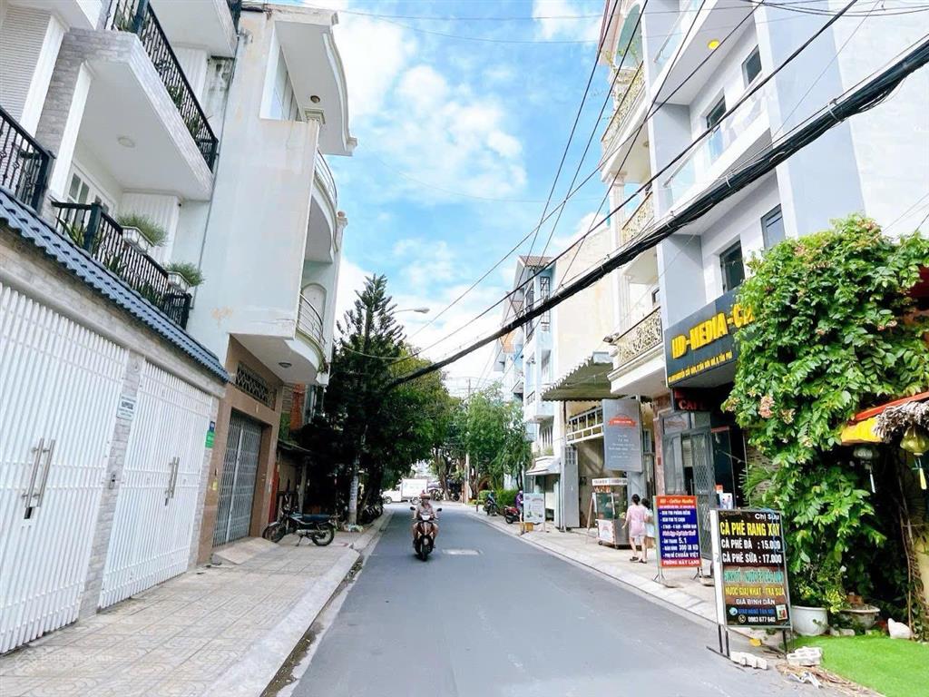 Góc 2 mặt tiền nội bộ, đường nguyễn cửu đàm, tân phú 5x17.5m, đúc 4.5 tấm, thang máy. giá 17.9 tỷ