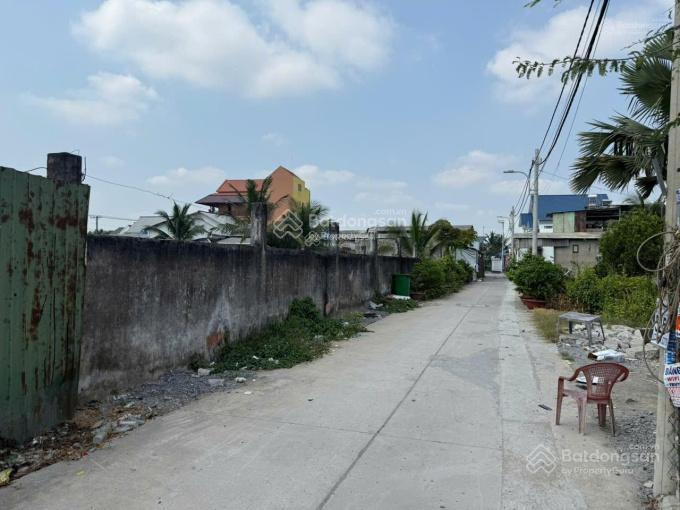Bán 2.2 héc đất, hẻm xe tải, đường vườn thơm, bình chánh. khu đẹp, lên đất ở được. giá 66 tỷ