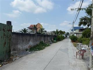 Bán 2.2 héc đất, hẻm xe tải, đường vườn thơm, bình chánh. khu đẹp, lên đất ở được. giá 66 tỷ