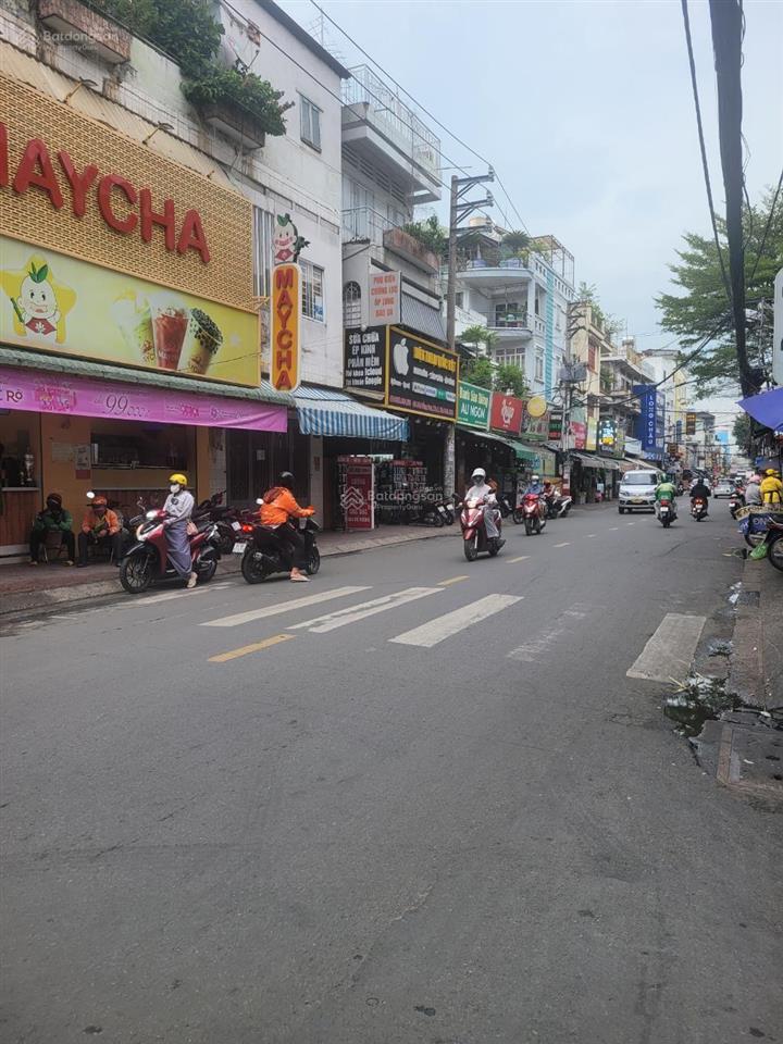 Nhỉnh 6 tỷ nhà đúc 5 tấm khu vực sầm uất sát quận tân phú nhà mới phun nội thất 5 phòng ngủ