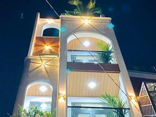 Nhỉnh 7 tỷ nhà mới  ngay ngã tư 4 xã  hẻm xe tải tránh  oto đỗ trước nhà  cách 20m ra mặt tiền