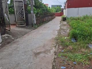 F0 chính chủ gửi bán mảnh đất 80m( sẵn nhà )tạiab quán trạchvăn giang .đường to ngõ thông