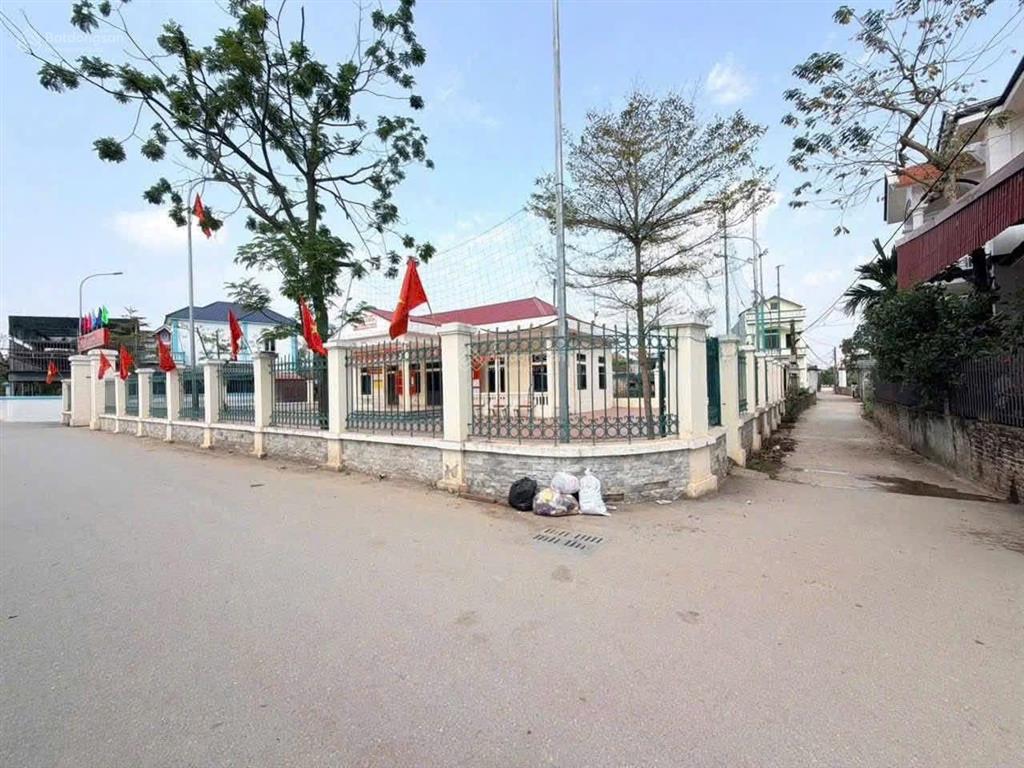 Hàng f0 mới ra hàng tại cd quán trạch văn giang hưng yên, giá chỉ trên dưới 2 tỉ gần đh bách khoa2